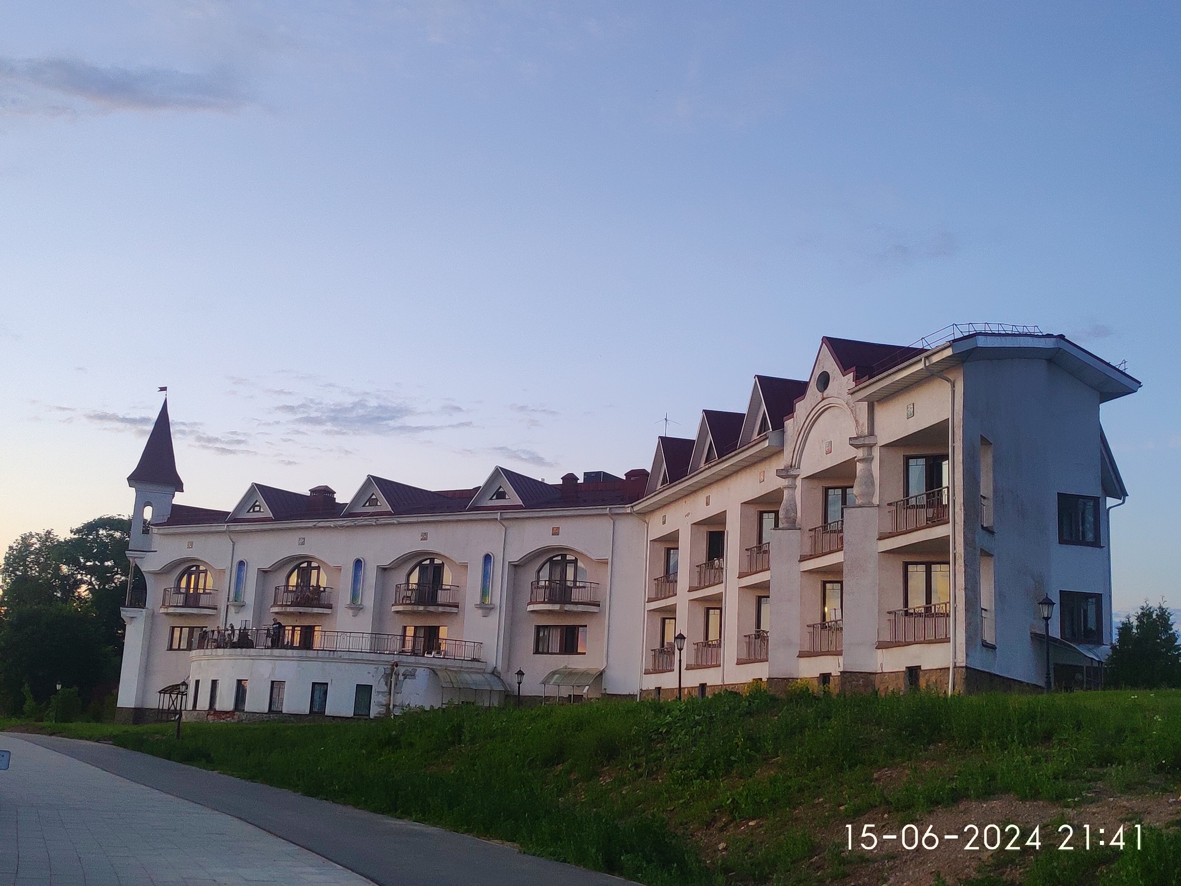 Фото отеля 2