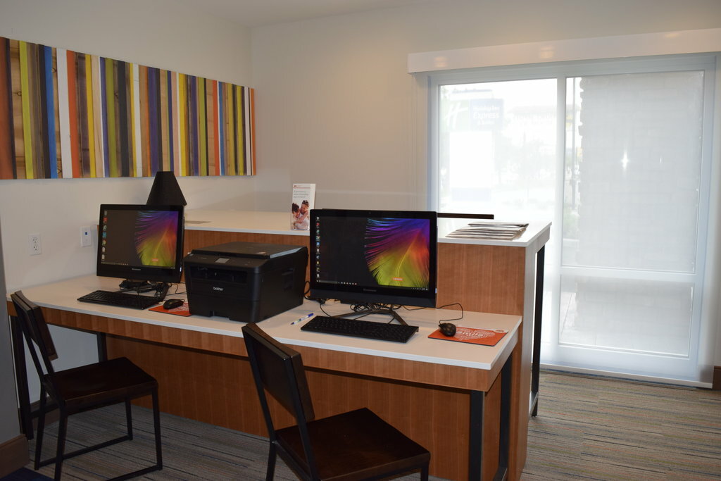 Фото Holiday Inn Express & Suites Ithaca, an Ihg Hotel