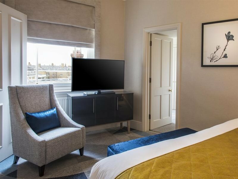 Фото Sloane Place