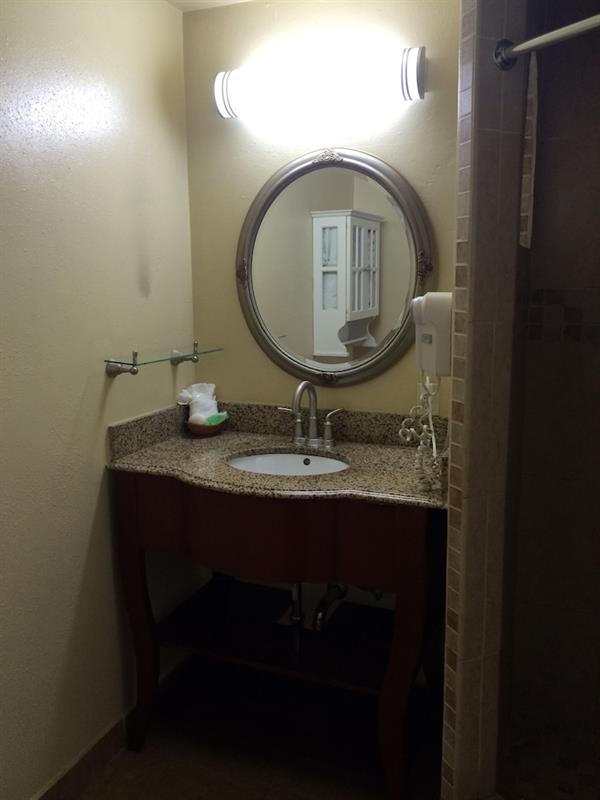 Фото Oasis Inn & Suites