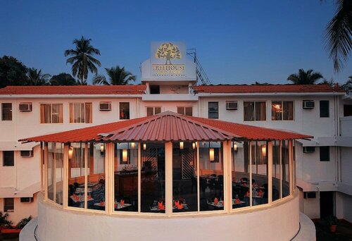 Гостиница Treehouse Silken Sands Hotel в Бенаулиме