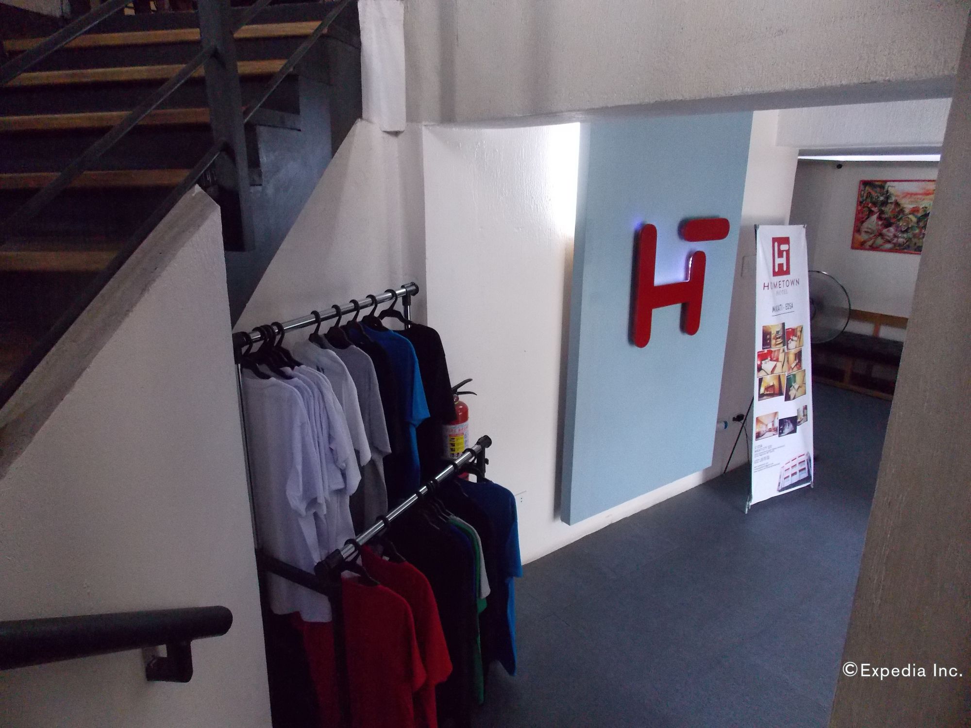 Фото Hometown Hotel Bacolod - Lacson