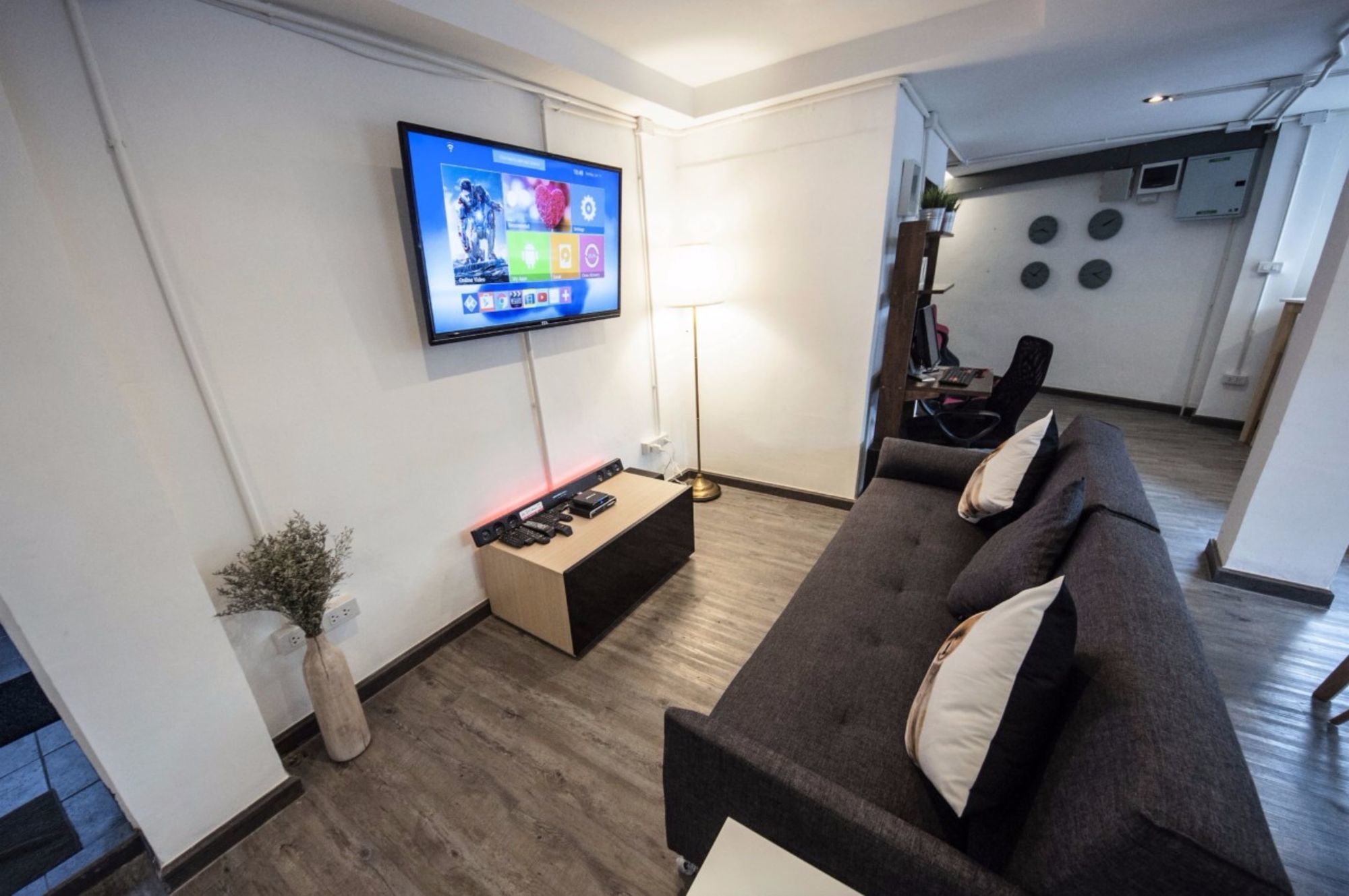 Фото Oh Bangkok Hostel