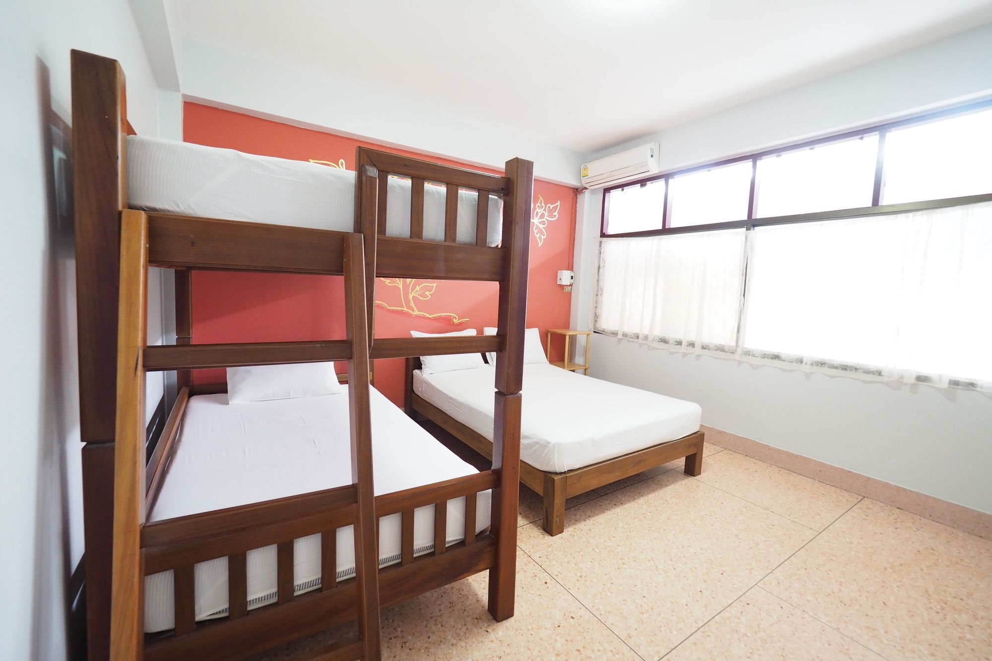 Фото No. 7 Guest House