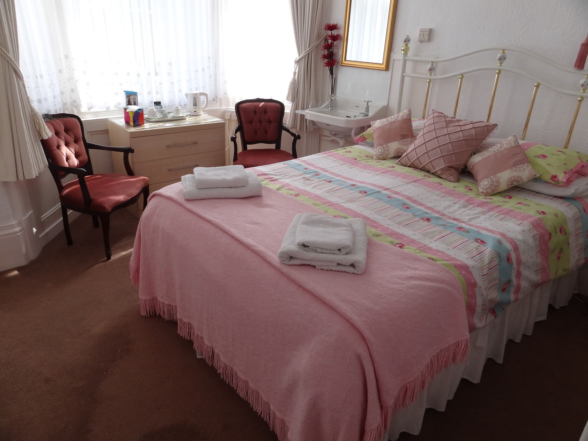 Фото Ainsley Court Guest House