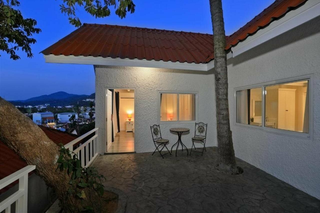 Фото отеля 1