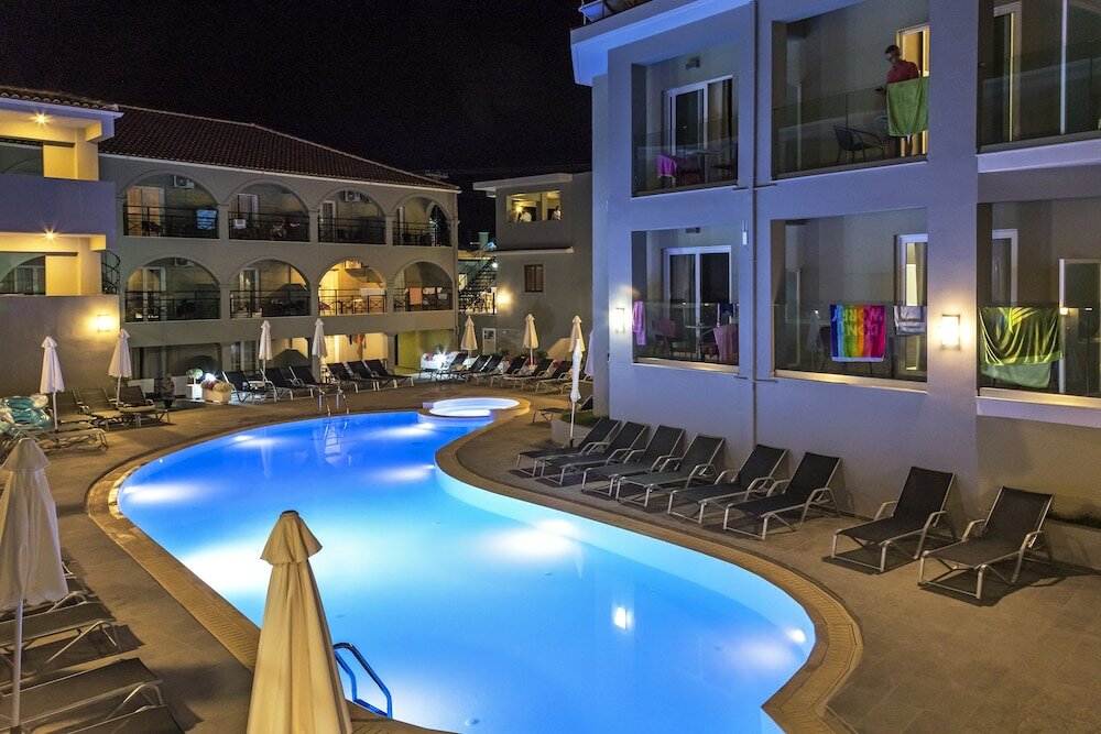 Фото отеля 2