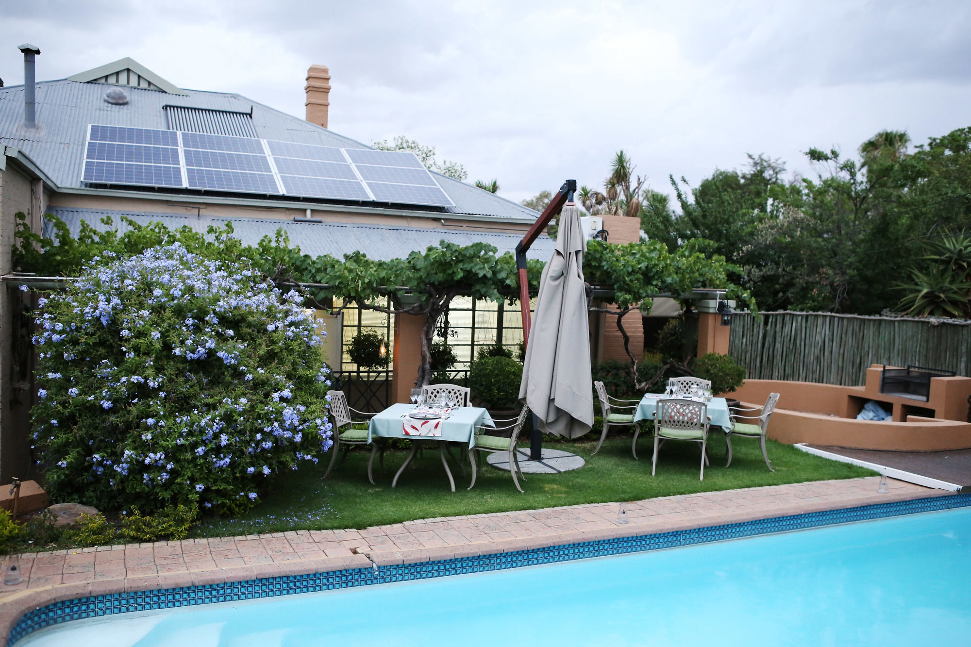 Фото Oleander Guest House