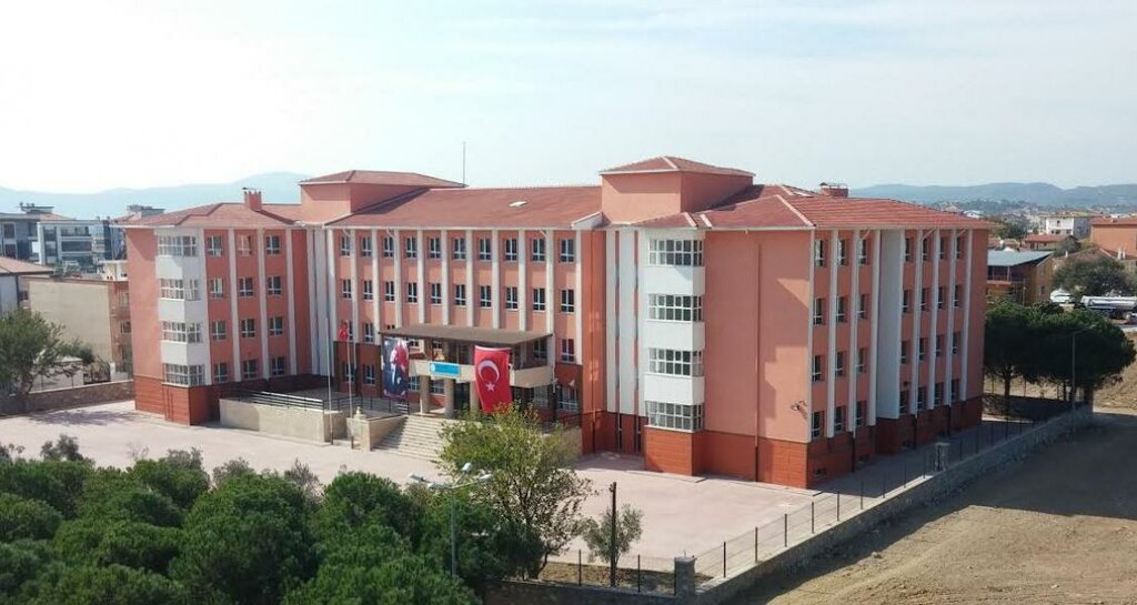 School Suleyman Cevik Middle School, Izmir, photo