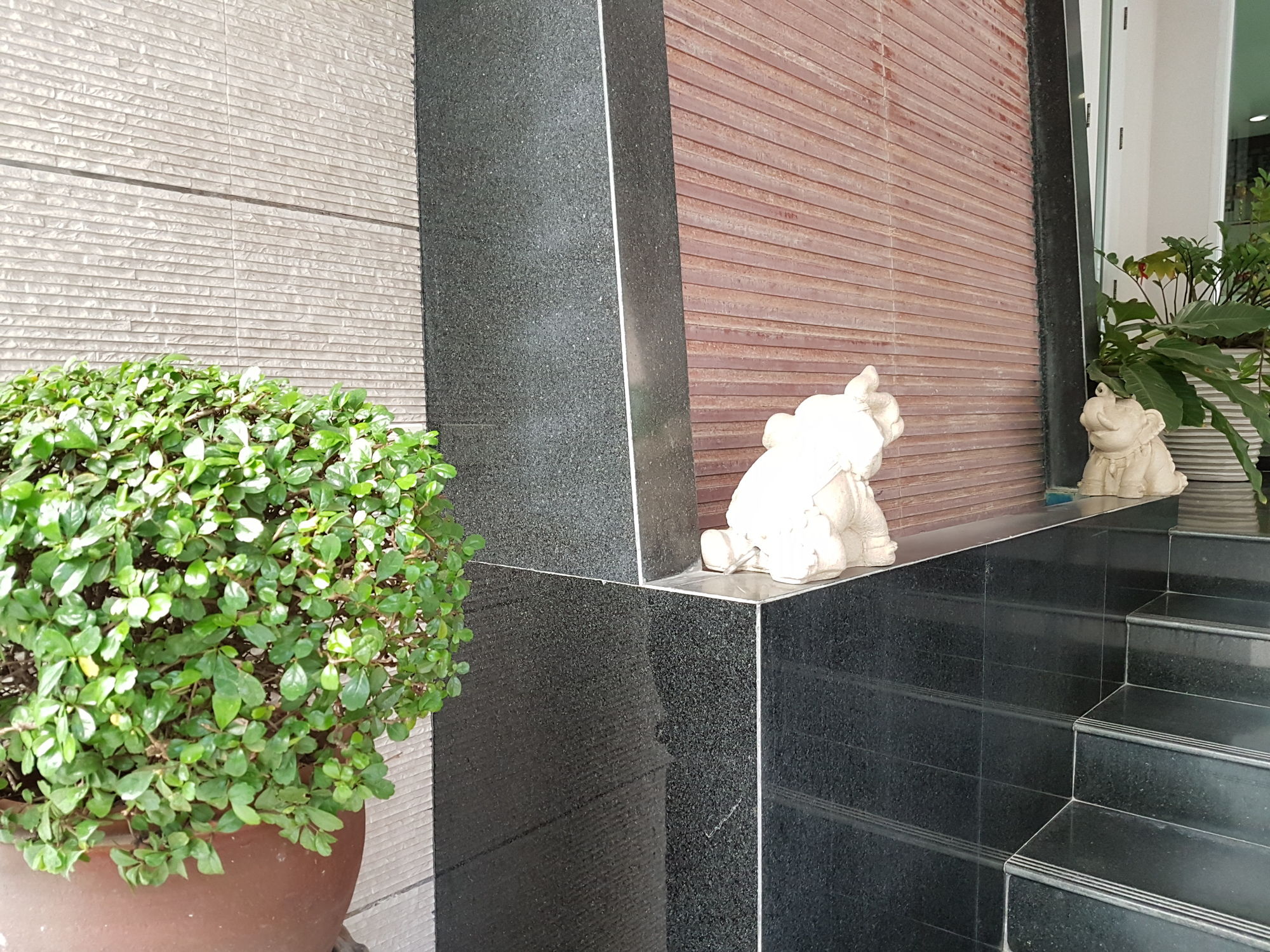 Фото 14 Place Sukhumvit Suites - Sha Plus