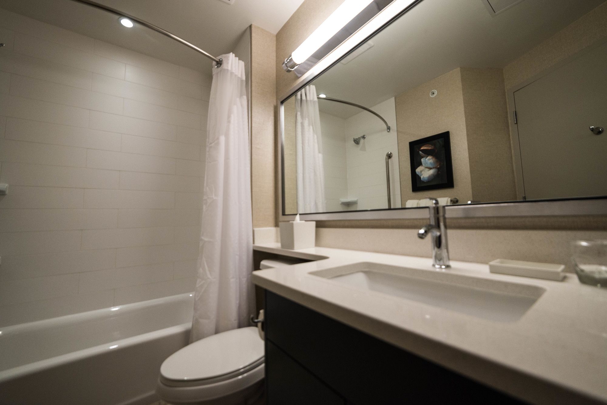 Фото Candlewood Suites West Edmonton - Mall Area, an Ihg Hotel