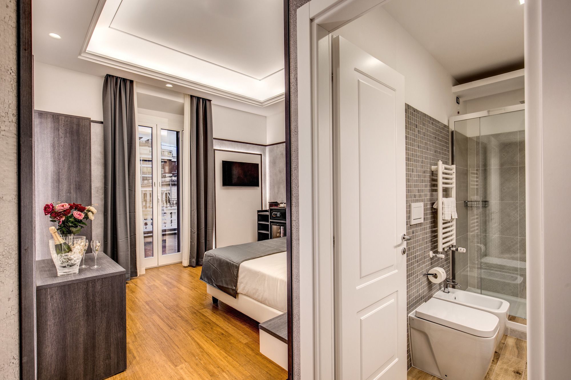 Фото The Liberty Boutique Hotel