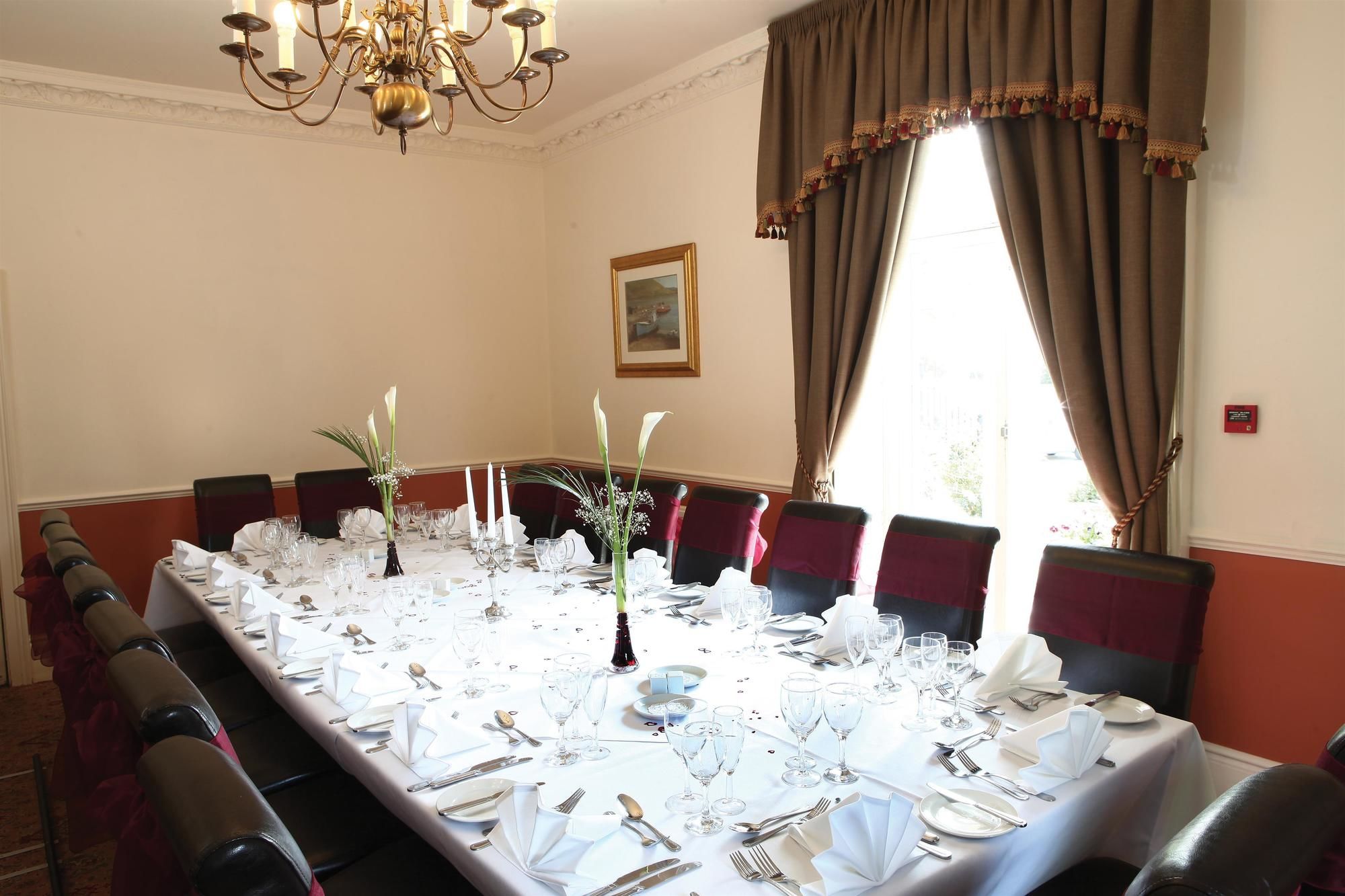 Фото The Gatehouse Hotel