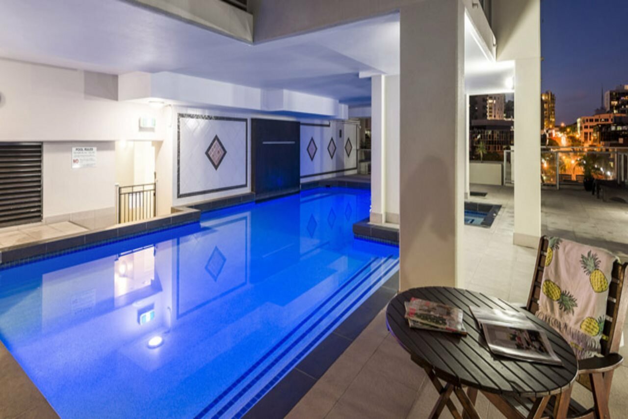 Фото Oaks Brisbane Lexicon Suites
