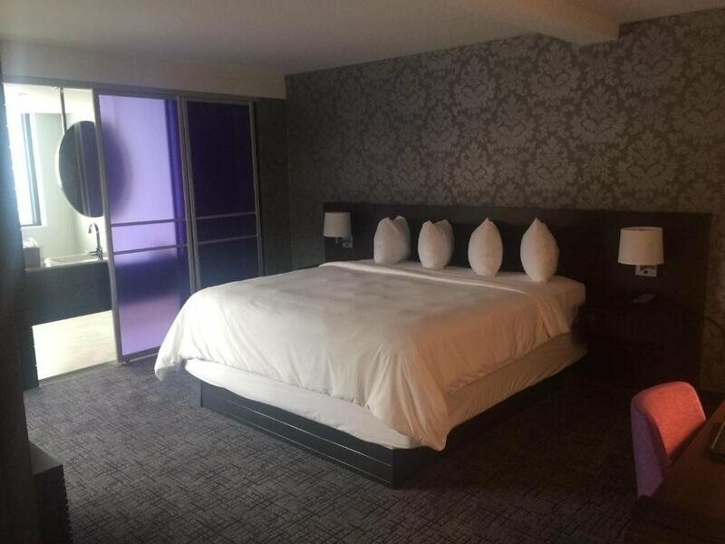 Фото Royal Regency Hotel