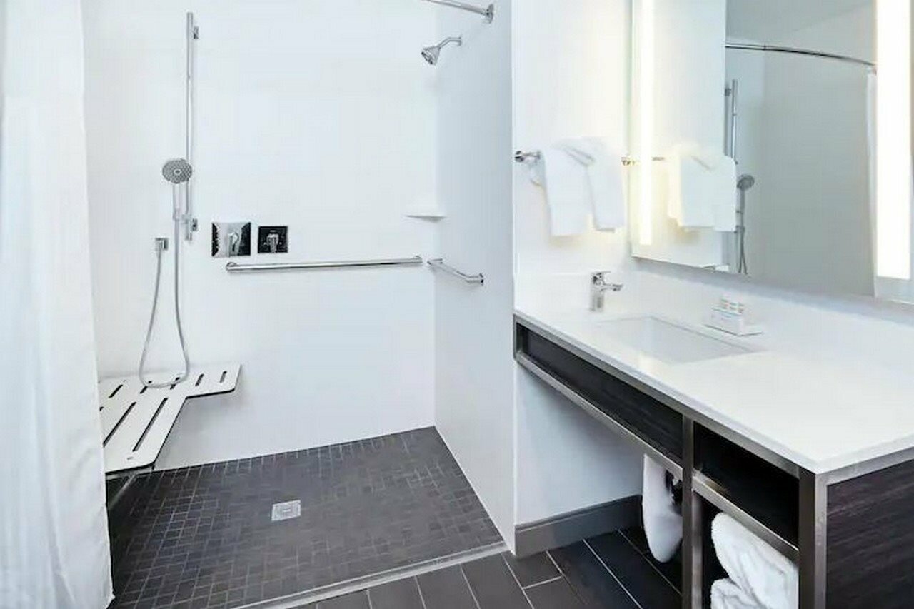 Фото Hilton Garden Inn Irvine Spectrum Lake Forest