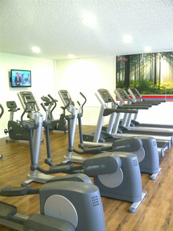 Фото Mercure Cardiff North Hotel