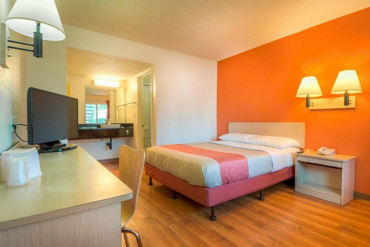 Фото Motel 6 Costa Mesa Ca