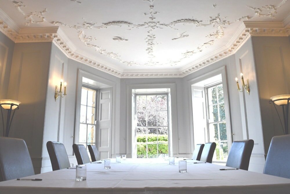 Фото Arnos Manor Hotel