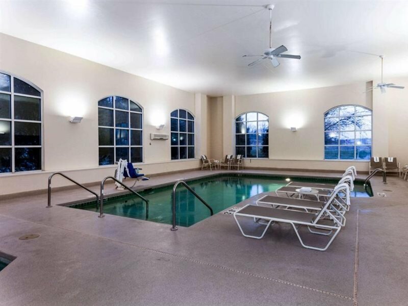 Фото La Quinta Inn & Suites by Wyndham Milwaukee Sw New Berlin