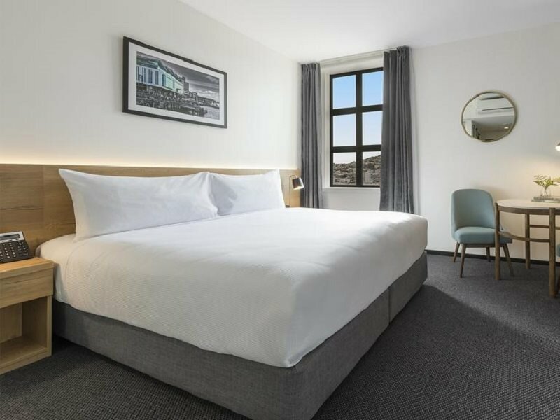 Фото Oaks Wellington Hotel