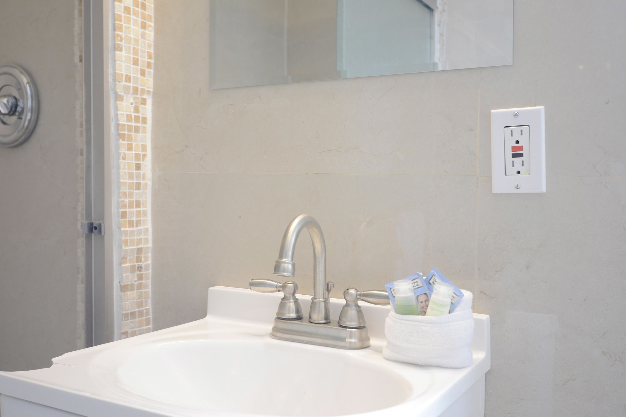 Фото 335 Ocean Walk Apartments