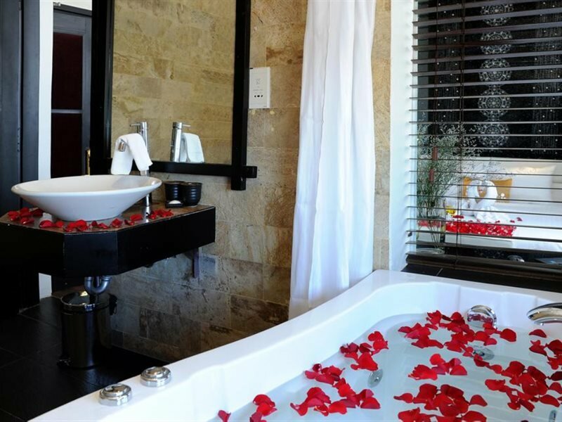 Фото Orchid Hotel