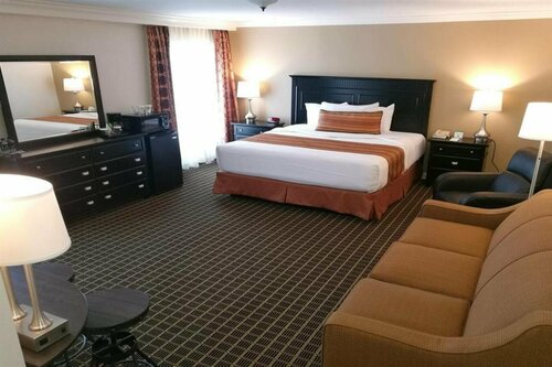 Внешний вид отеля The Wilshire Grand Hotel в Уэст-Оранже, фото 2