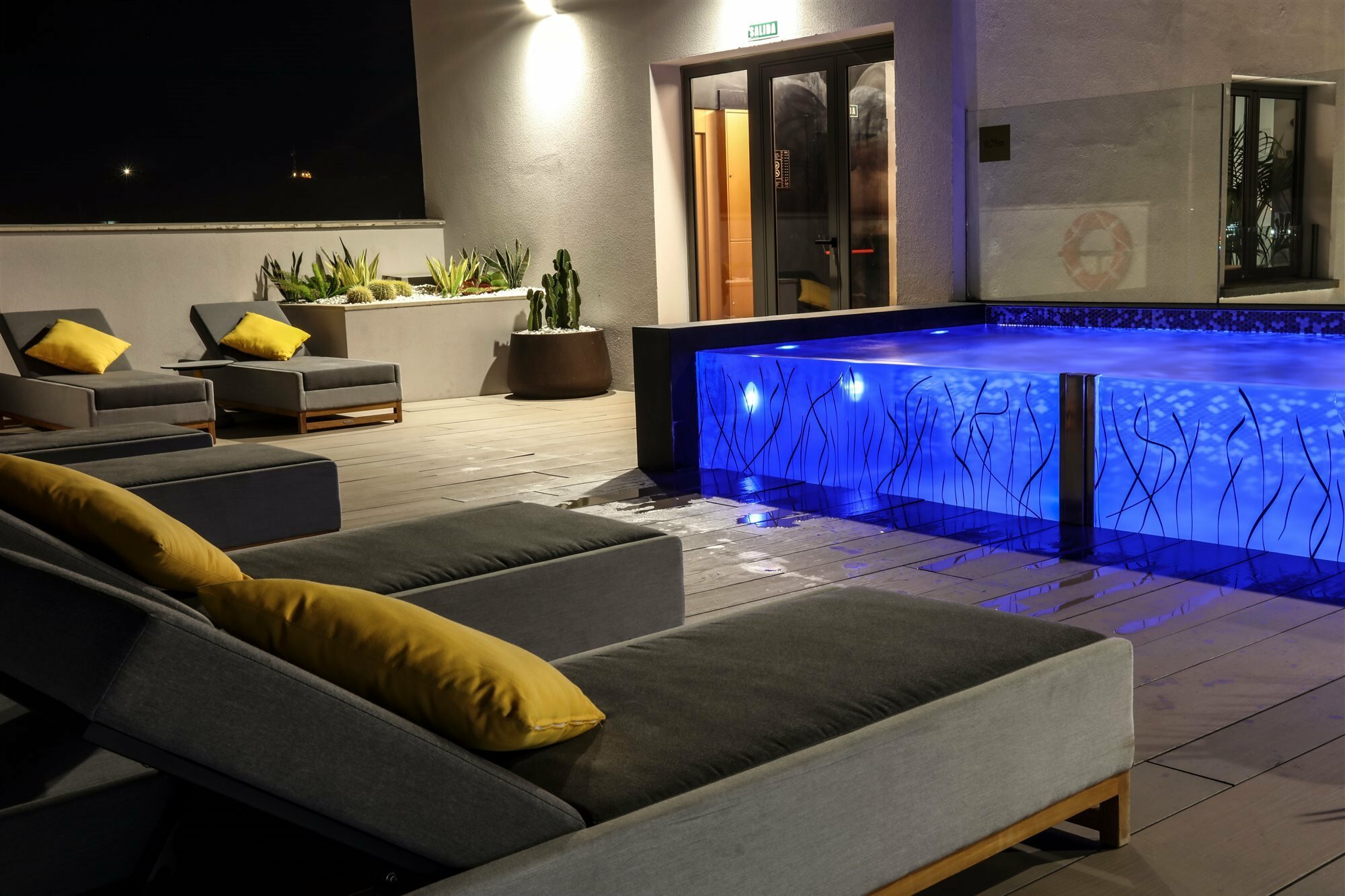 Фото Design Plus Bex Hotel