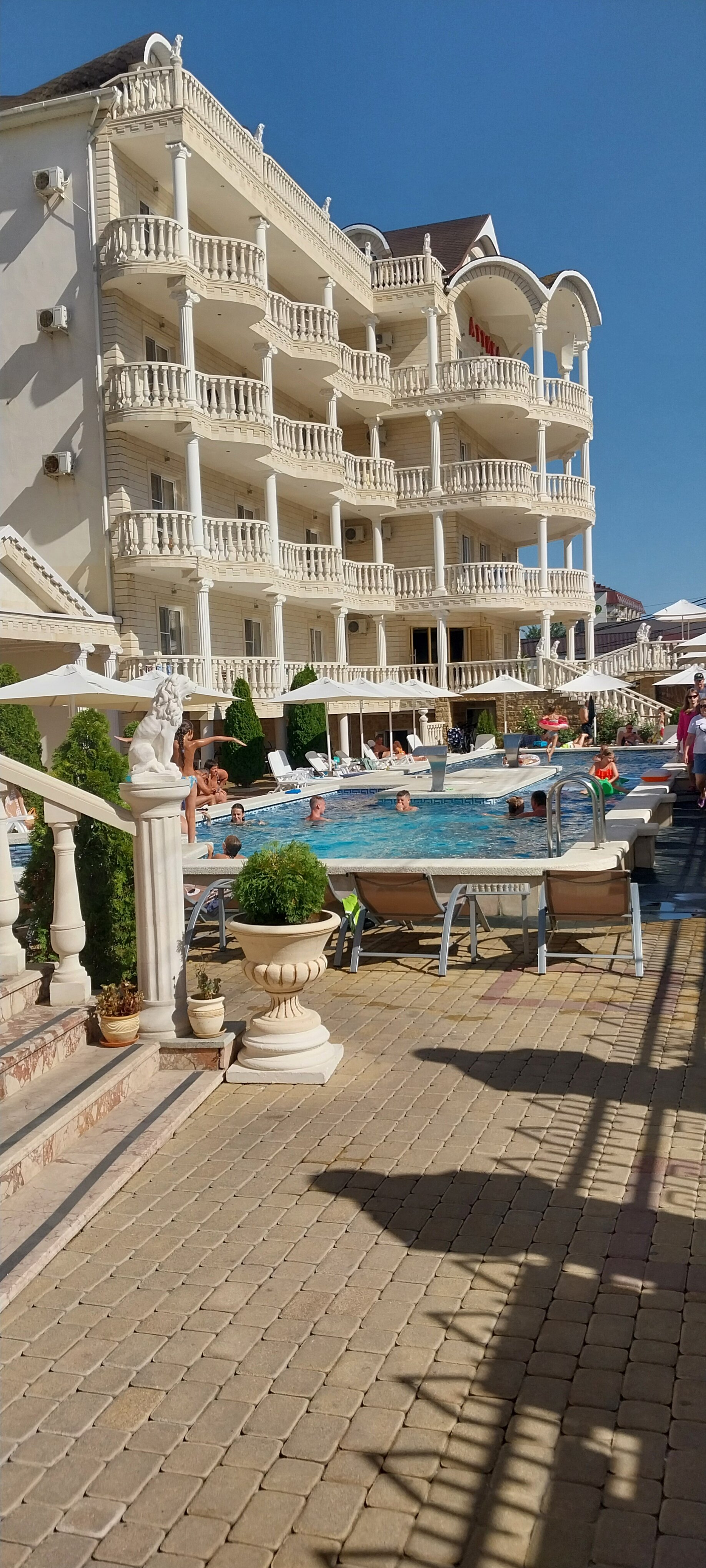 Фото отеля 1