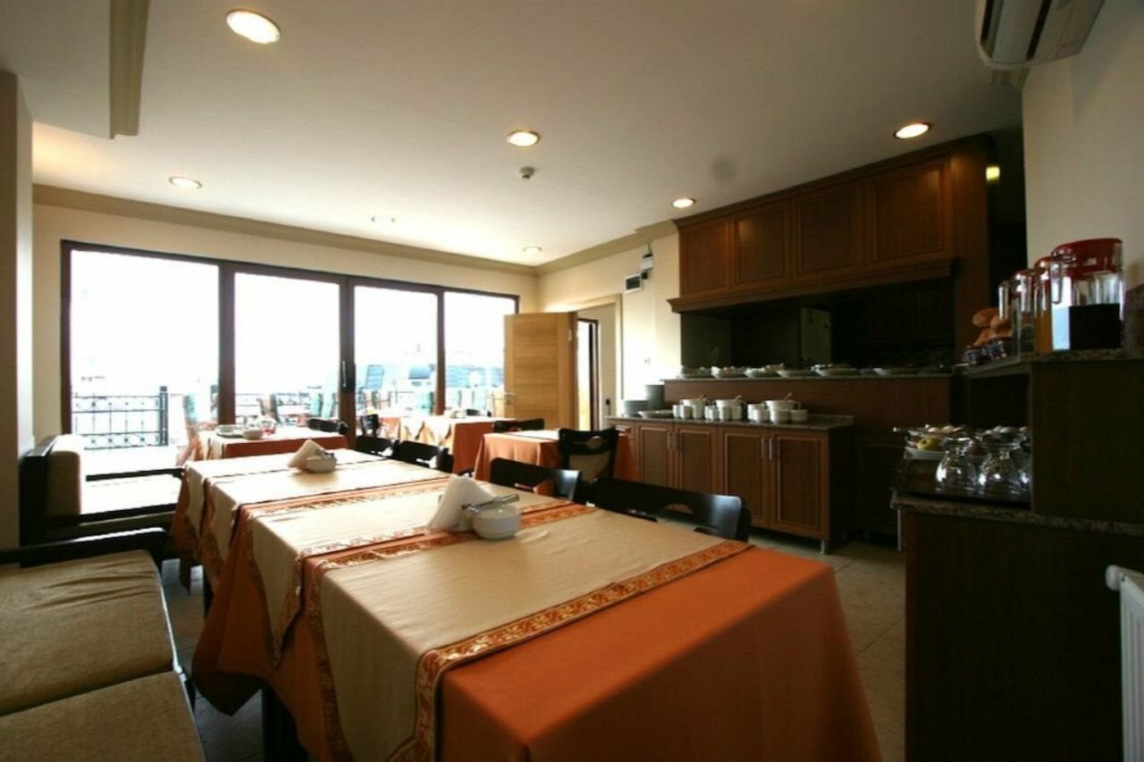 Фото Peninsula Grand Hotel