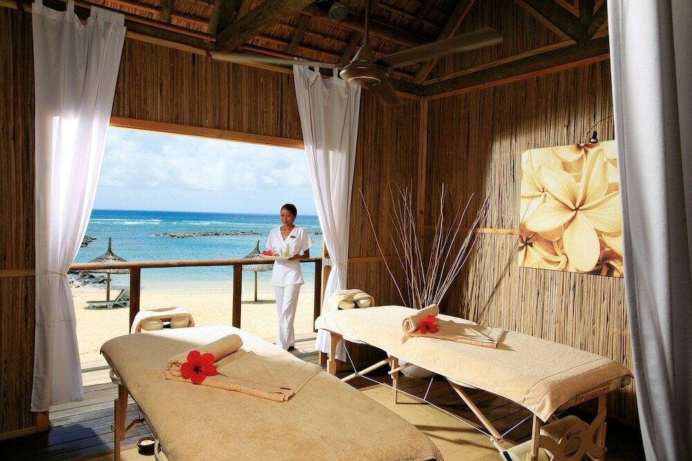 Фото Veranda Pointe Aux Biches Hotel