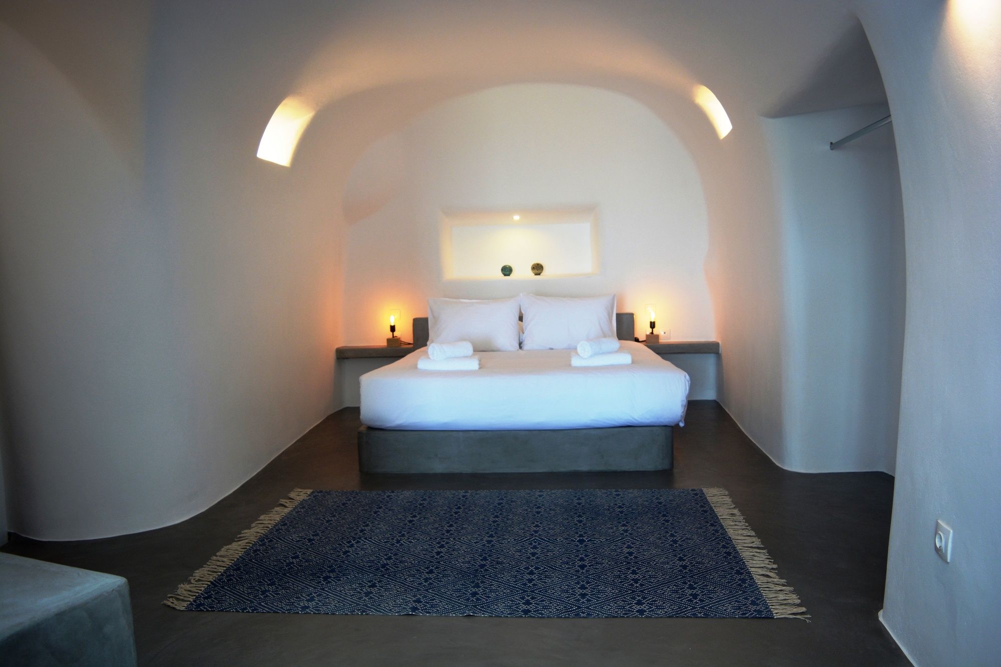 Фото Elysian Santorini