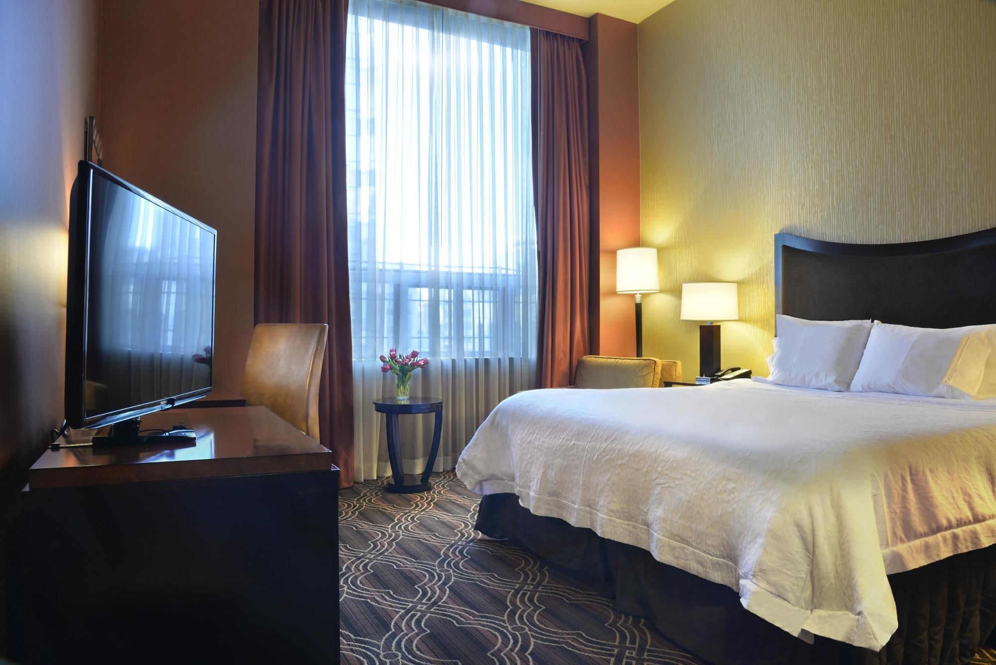 Фото Hampton Inn Majestic Chicago Theatre District