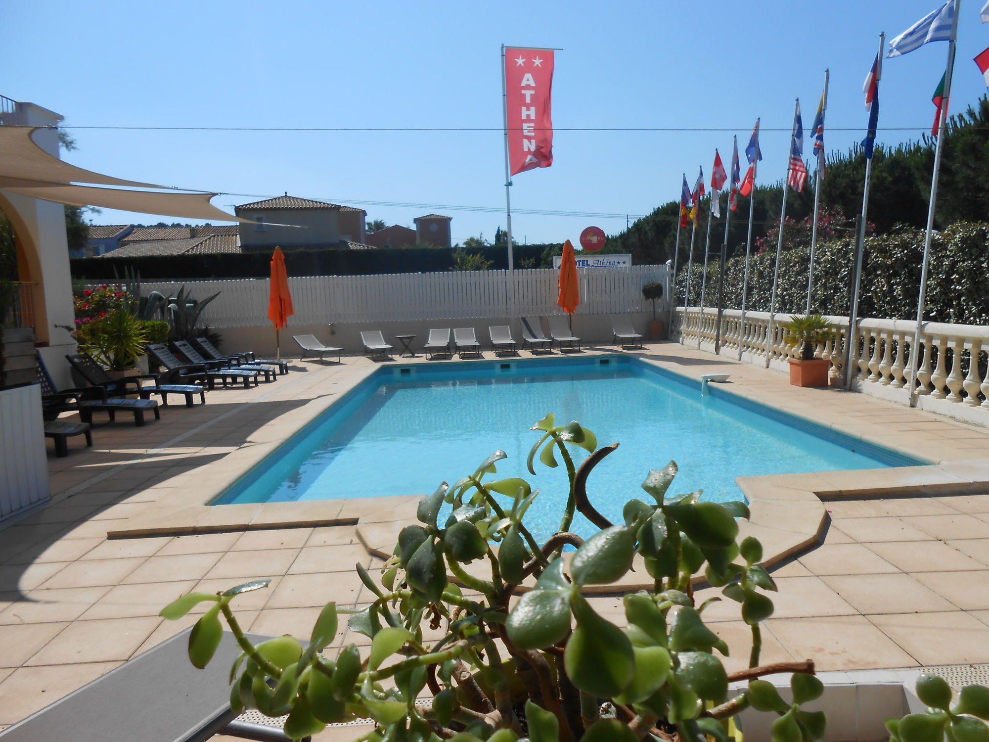 Фото Hotel Athéna