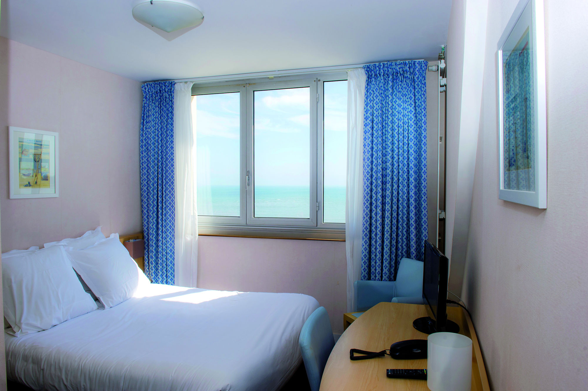 Фото Hôtel Vacances Bleues Villa Caroline