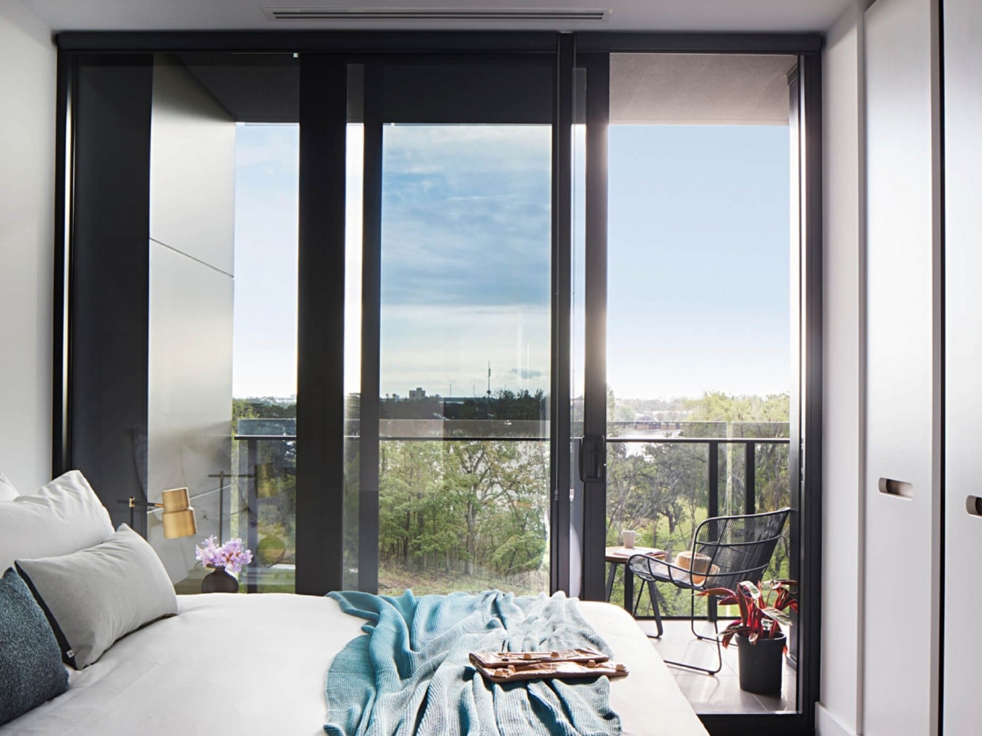 Фото Tyrian Serviced Apartments - Albert Park Lake