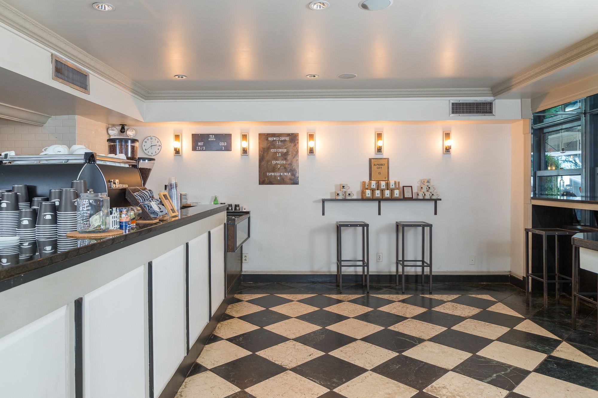 Фото The Lombardy Hotel