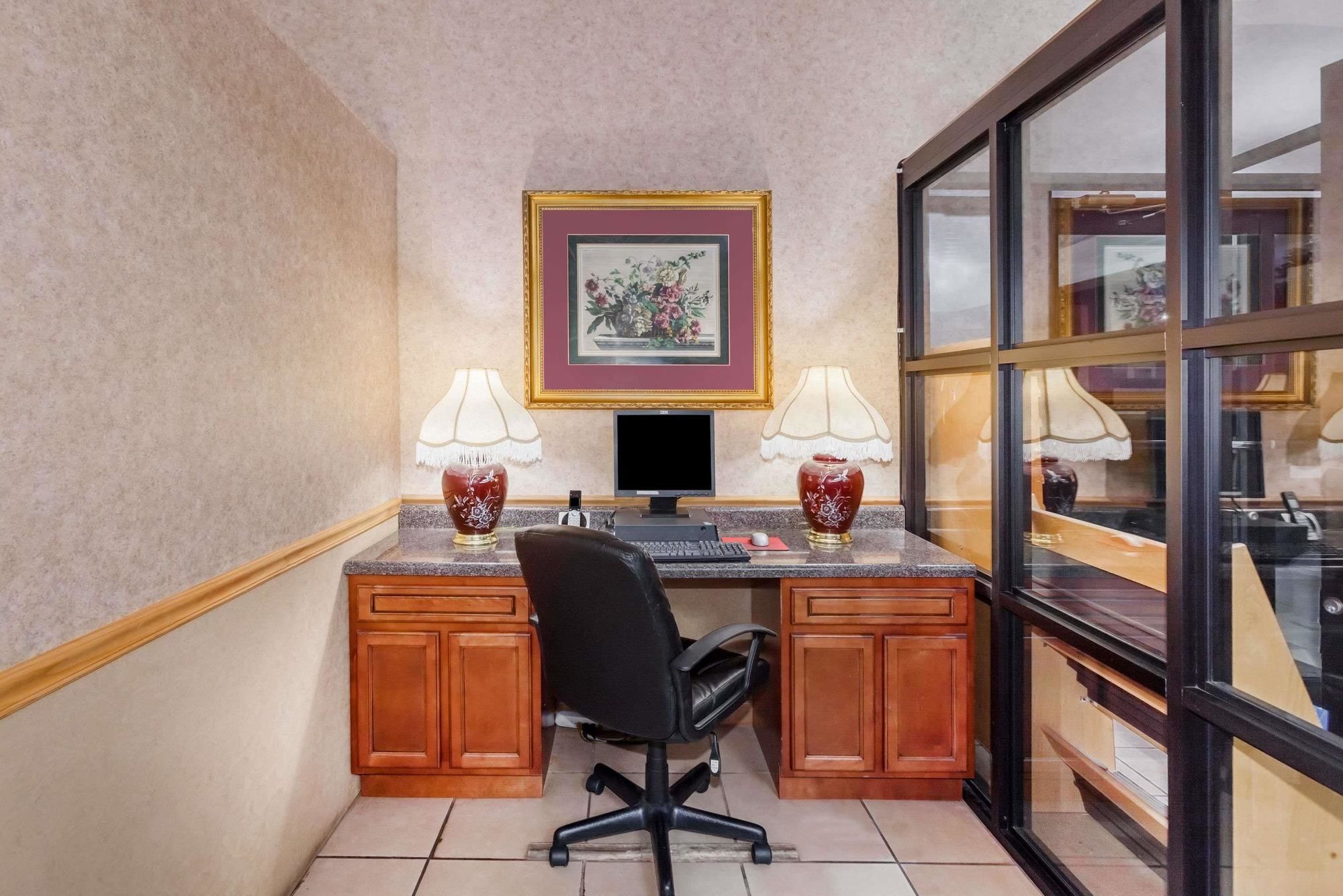 Фото Super 8 by Wyndham North Little Rock/McCain