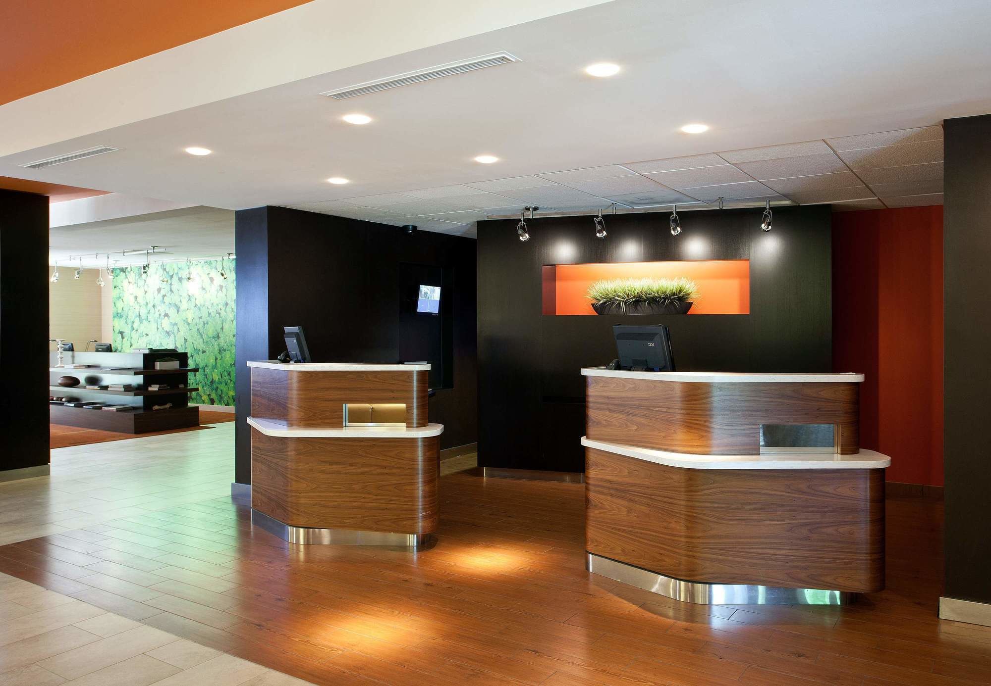 Фото Courtyard by Marriott Sacramento Airport Natomas