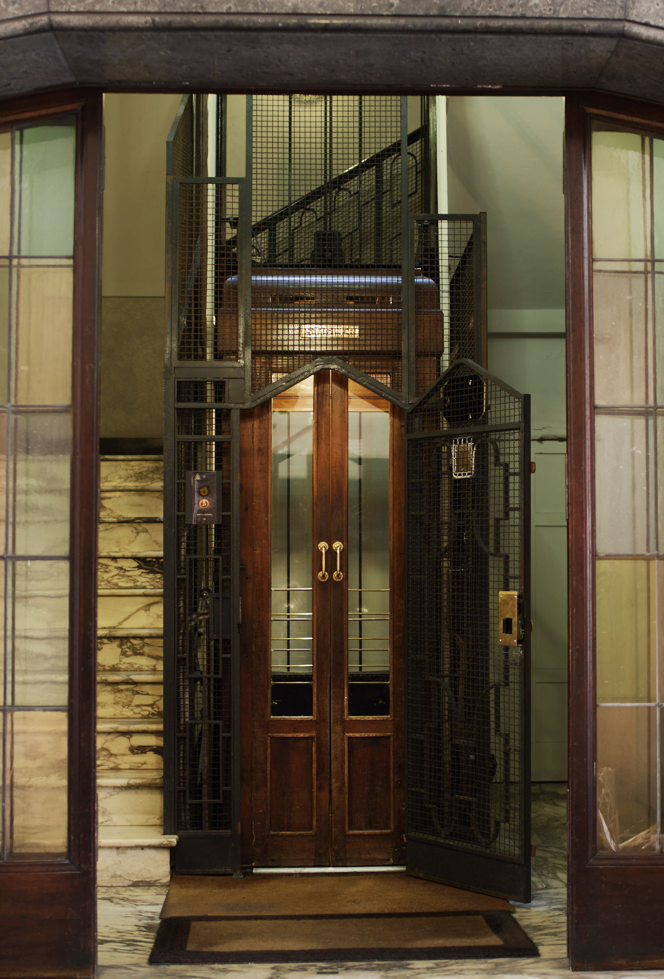 Фото At Forty One