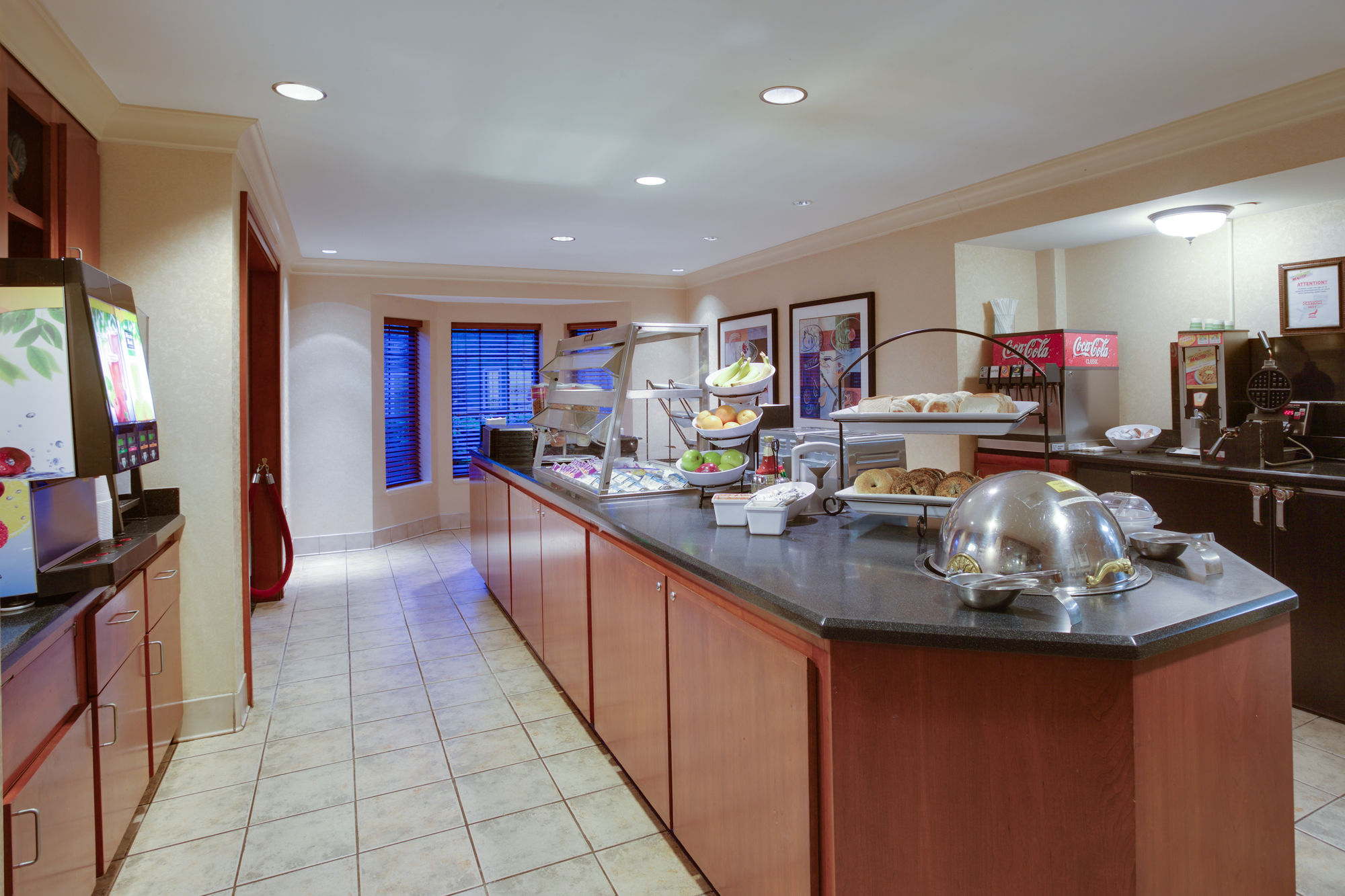 Фото Staybridge Suites Corning, an Ihg Hotel