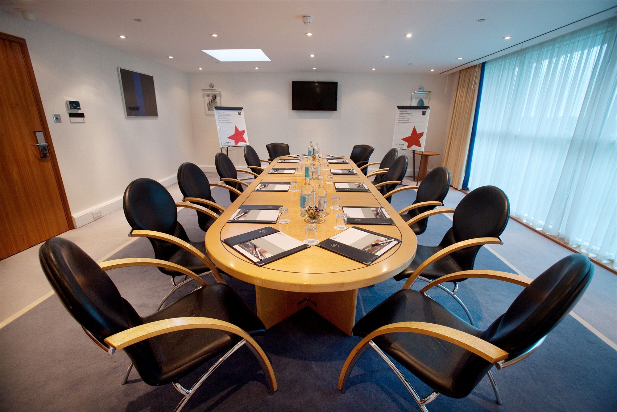 Фото Arora Hotel Gatwick