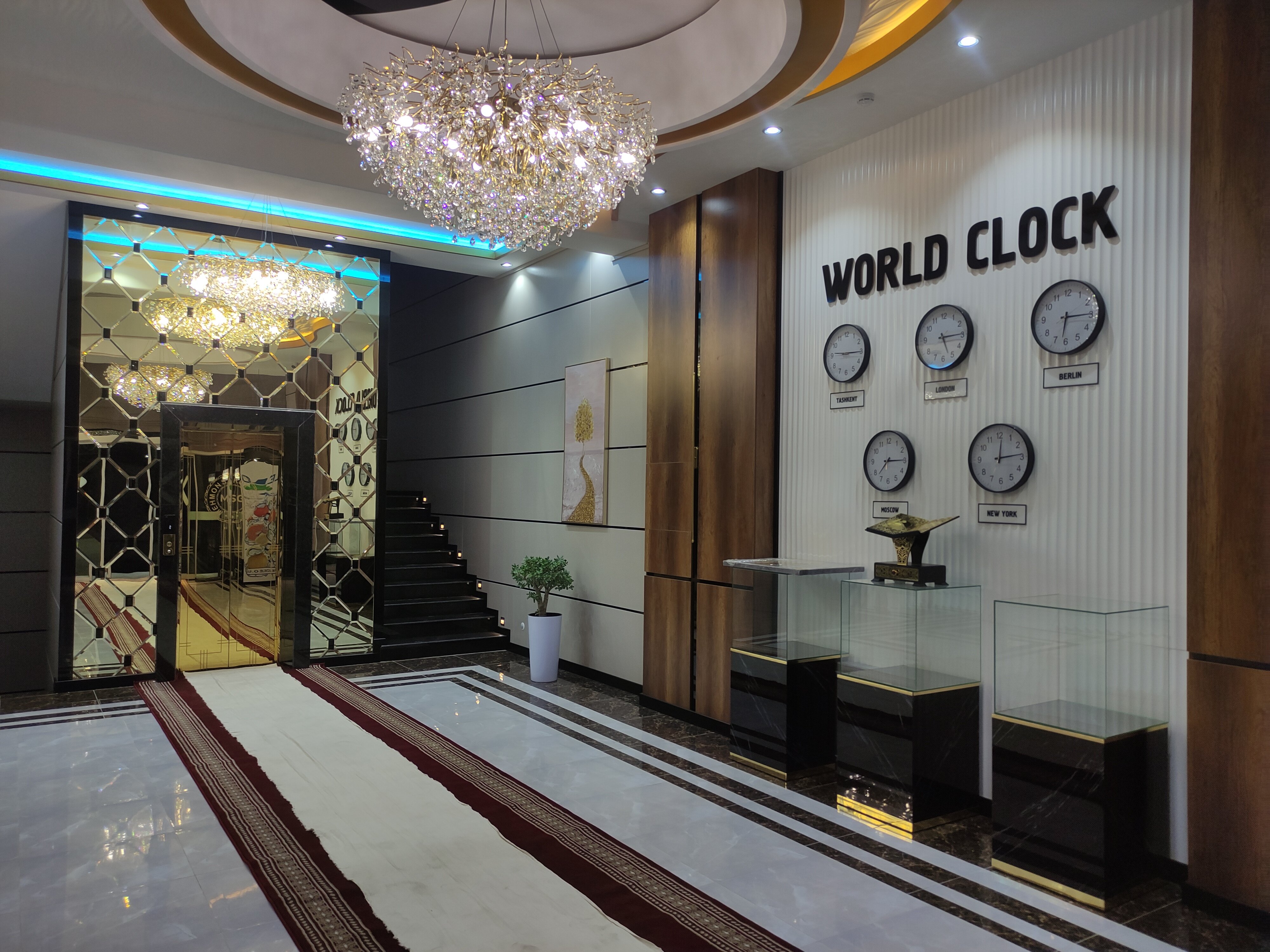 Фото Mehmonsaroy Grand Hotel