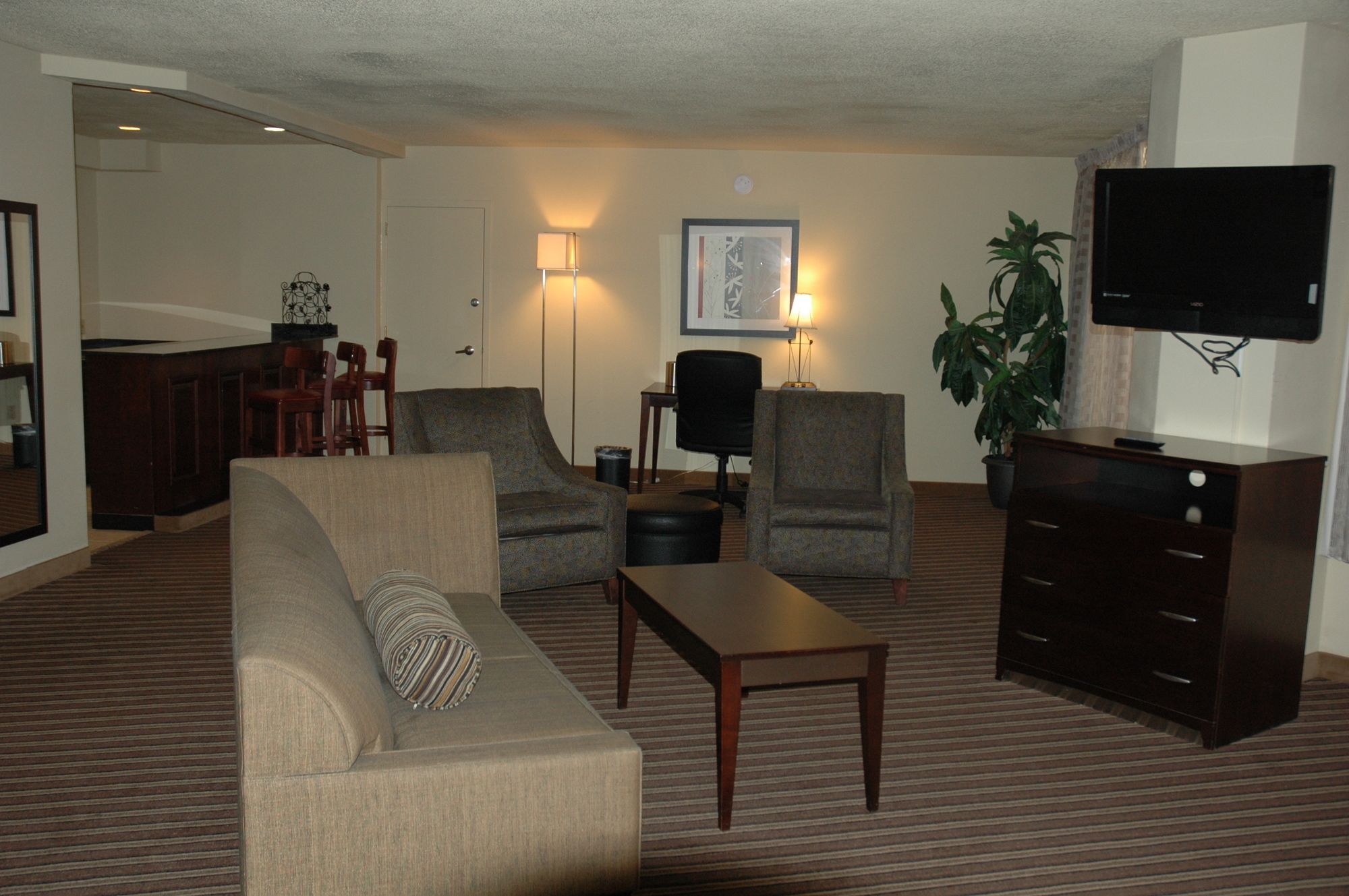 Фото Wyndham Garden Norfolk Downtown