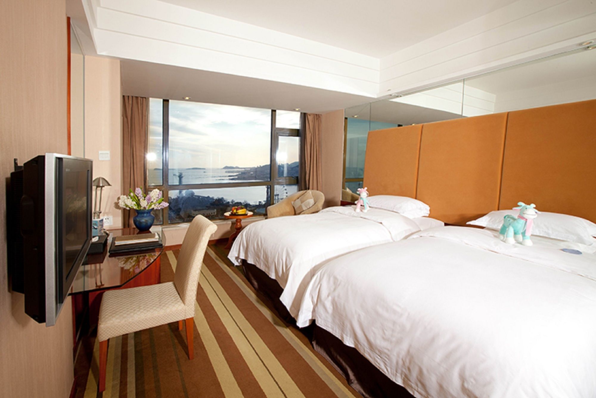 Фото Bayshore Hotel Dalian