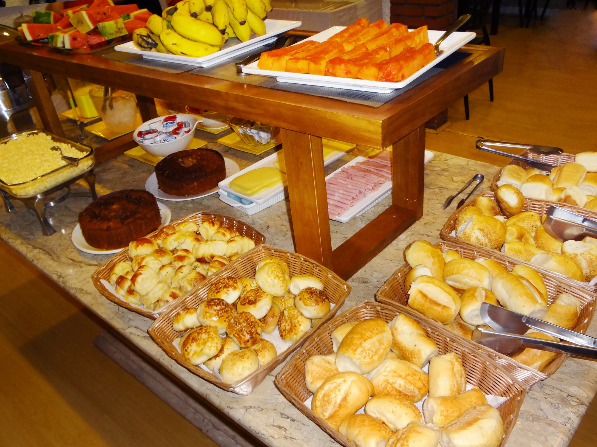 Фото Rojas All Suites Hotel