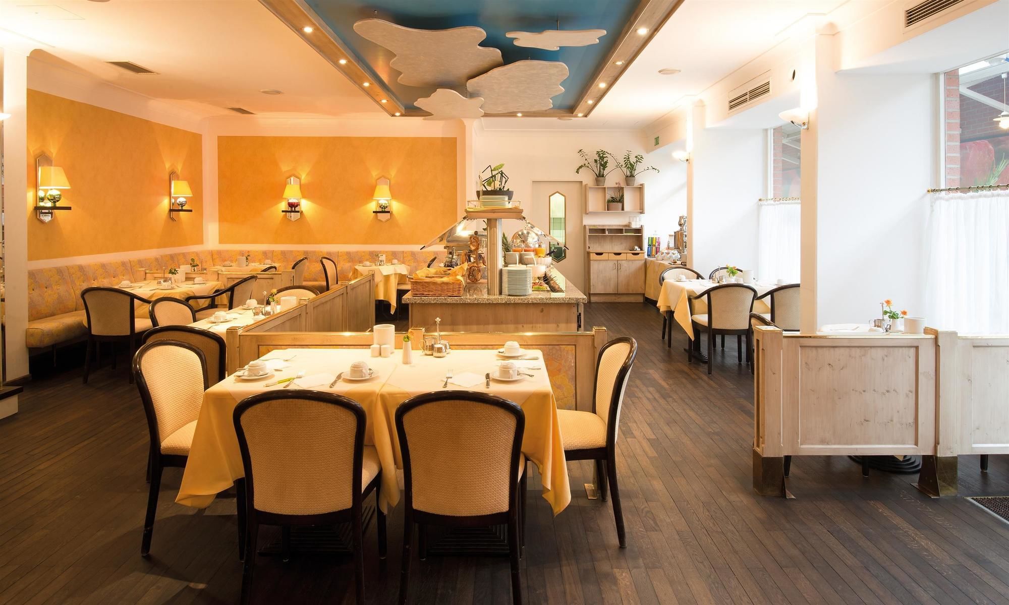 Фото Living Hotel am Olympiapark