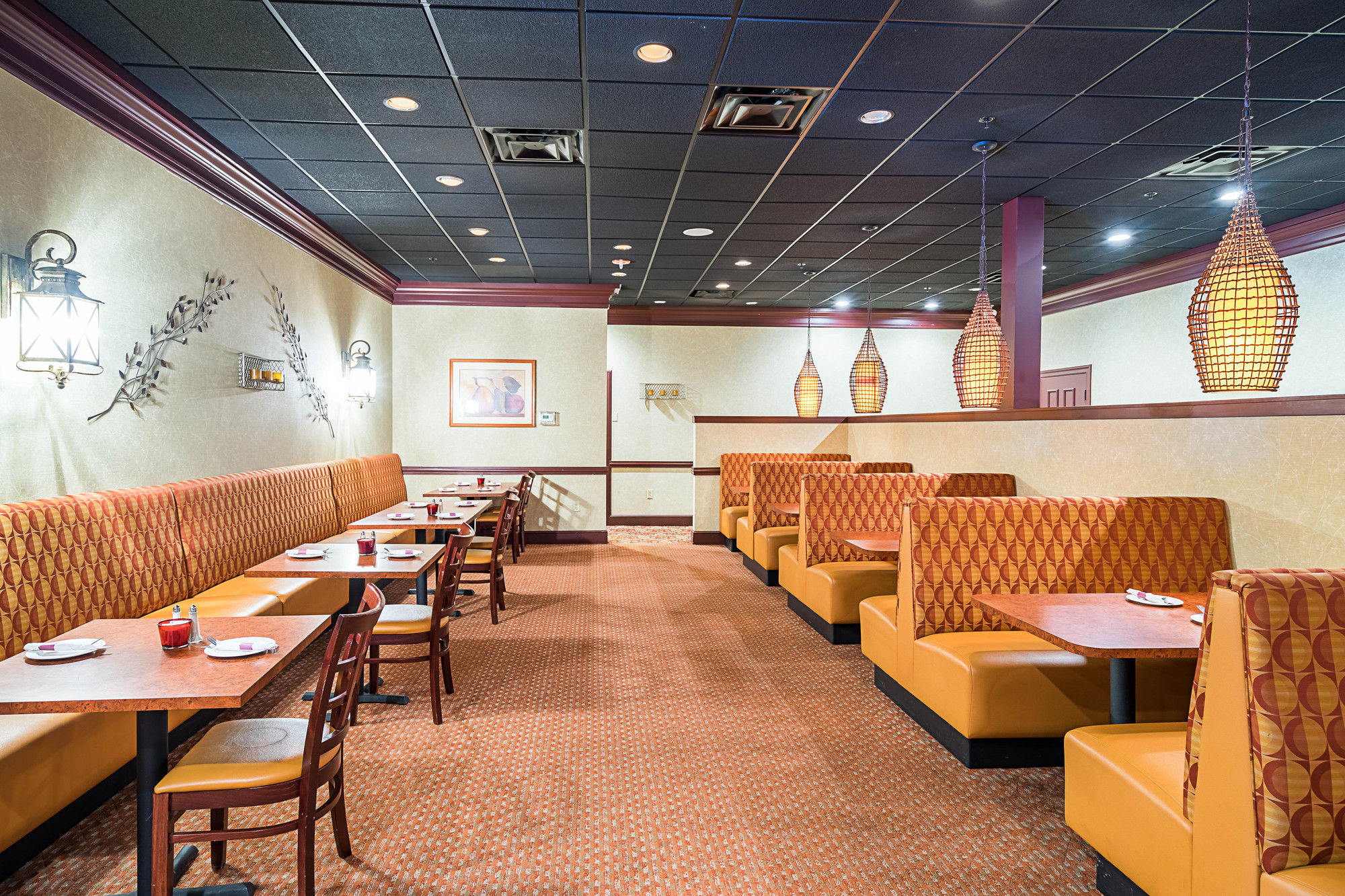 Фото Red Roof Inn & Suites Wilmington - New Castle