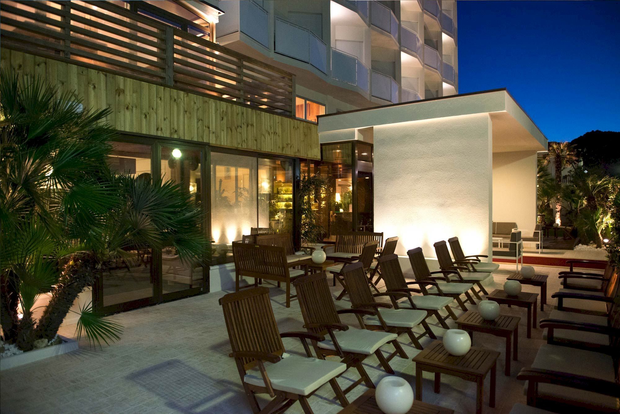 Фото Rouge Hotel International